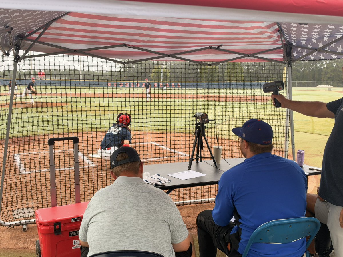LowCountryBall1's tweet photo. Week 4 underway 

Showcase
Compete
Be Seen https://t.co/63yvrW5kI0