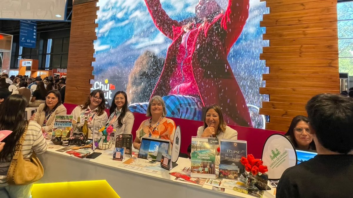 Canal4Esquel's tweet photo. Trevelin participó de la Feria Internacional de Turismo en Buenos Aires, donde promocionaron la temporada de tulipanes, sus productos locales y la oferta turística del destino.
📷 Más información en https://t.co/NXPSucpIbR
#trevelin
#turismo
#fit
#tulipanes
#patagonia https://t.co/c8Fj9Yr4m5