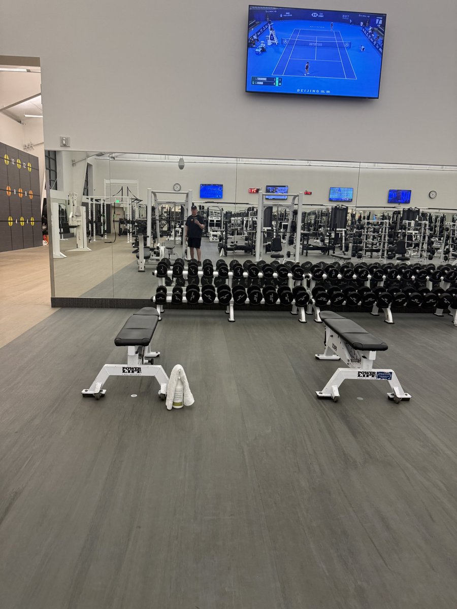 XRDROB's tweet photo. Chest day  

Cycle Part 1 of 3 work out ( 3 of 4)

metcon 0 sets 
Swam 1000 m in BC later

24 sets
 6 chest 6 shoulders 6 back 4 arms   2 core 
Cardio 20 on run simulator 

#weightloss #xavier #owlphalife #lift #run  #spartan #stadion #xavier #xrd #fasting #autophagy #triathlon https://t.co/F9sdLmrSJY