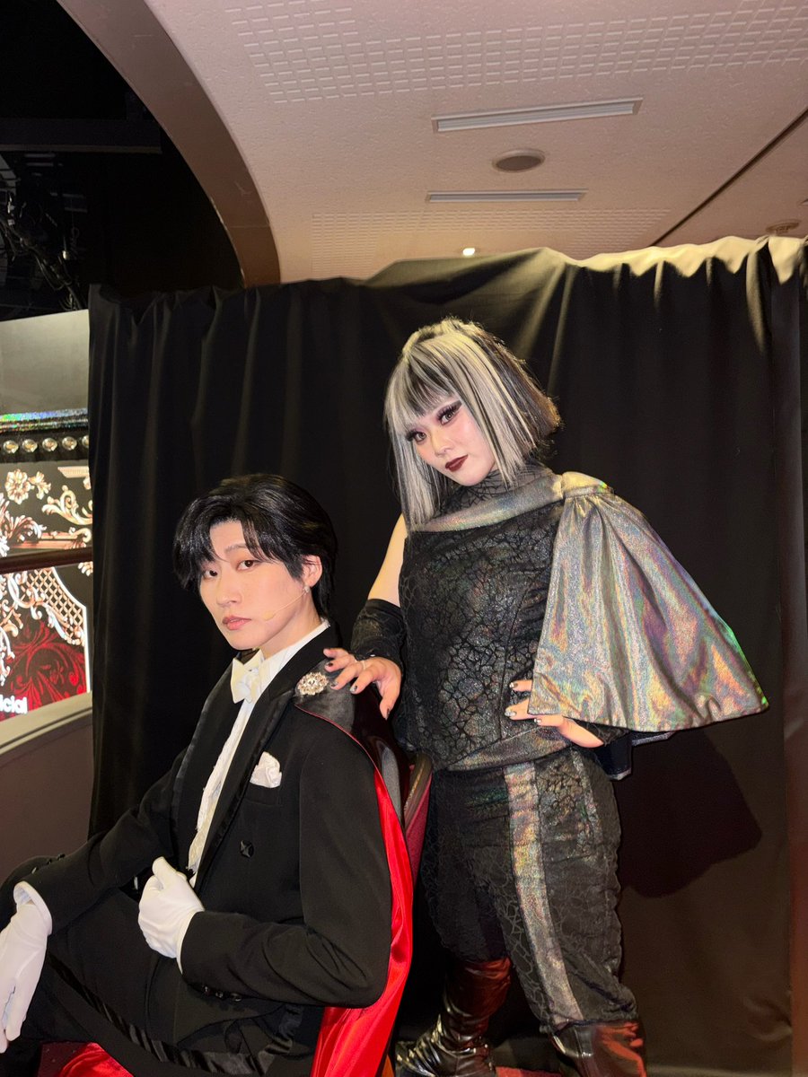 sufamoon's tweet photo. #美少女戦士セーラームーン
#シャイニングシアター

土曜日3公演🌹
ありがとうございました。

今日から妃華ちびムーンがステージに戻ってきてくれました☺️

明日も3公演。
ひとつひとつ大切にお届けします。

写真はざいはなVCと。
先週の土曜日から今日まで1週間の出演、おつかれさま🖤 https://t.co/DRwZhhJqgc