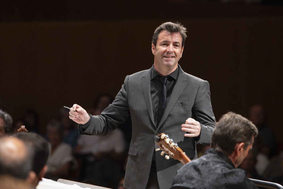 ofgrancanaria's tweet photo. Éxito de «La España imaginada» concierto de la OFGC dirigido por Oliver Díaz y con José María Gallardo del Rey como solista.
Concierto de Aranjuez #Rodrigo Diamantes para Aranjuez #gallardodelrey, Sinfonía Sevillana #Turina y Alborada del gracioso #Ravel https://t.co/F2RvnvxvfW