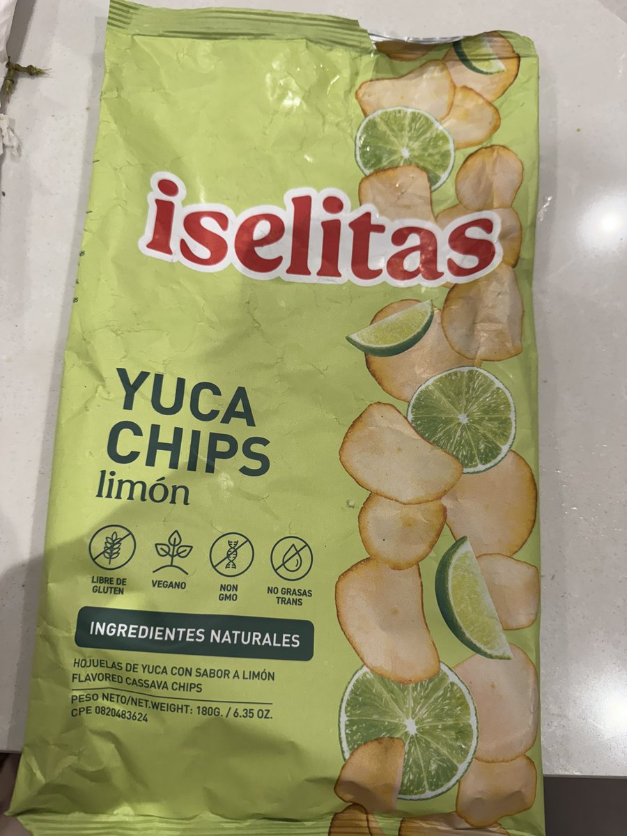 MilagrosSocorro's tweet photo. He venido a conocer esta delicia en Madrid. Son chips de yuca con sabor alimonado. ¡Lo hacen en El Vigía, estado Mérida! Son adictivas. Una ricura. https://t.co/2TaqBMseu0
