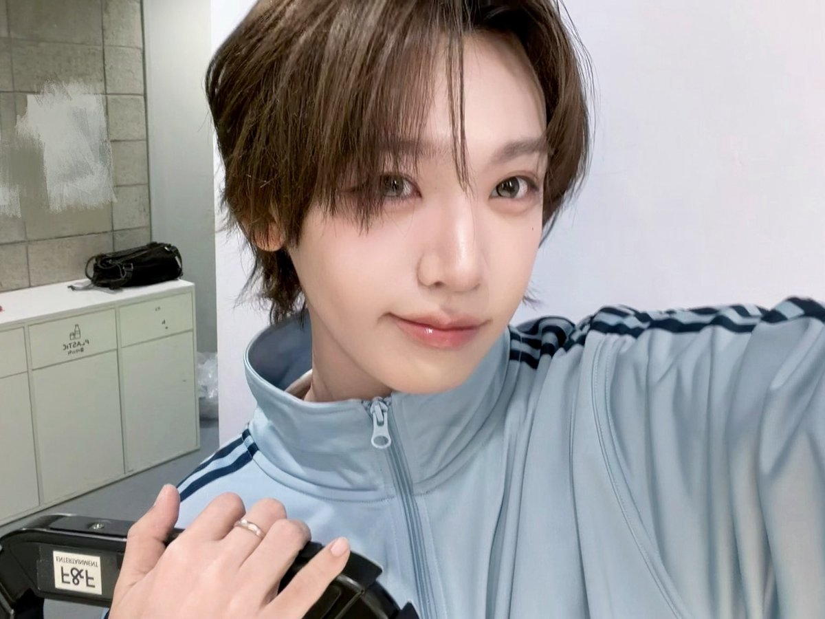 fromshuaibo's tweet photo. 261003 🐸💬 [19:53 kst]

🐸 🎁
🐸 (pictures) https://t.co/3mGEhK0OzA