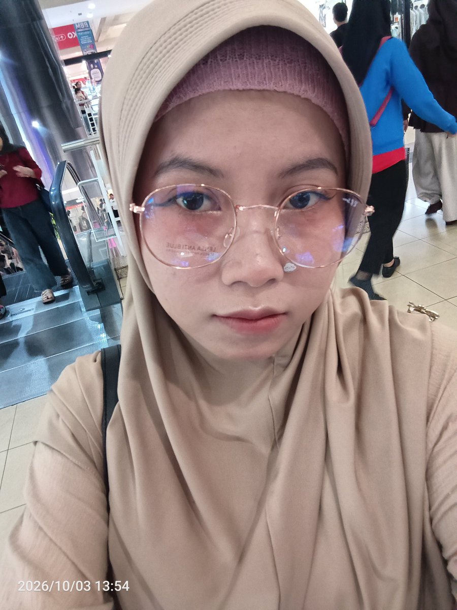 SpareMeLord's tweet photo. このメガネ似合ってんのかなぁ〜👓️ https://t.co/ZiaOUy7Giz