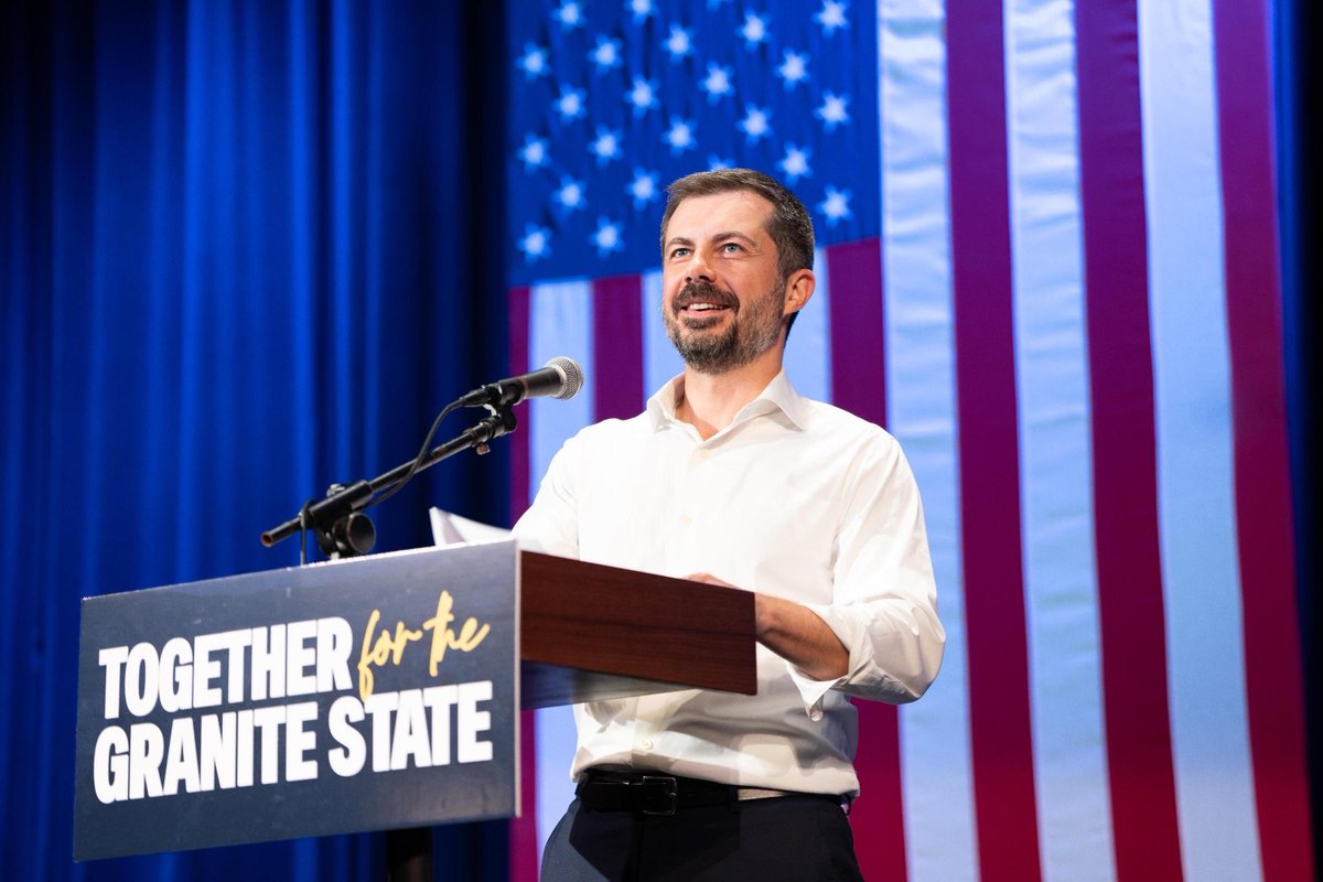 PeteButtigieg's tweet photo. Feeling energized and hopeful after joining @ChrisPappasNH, @Stefany4NH, and @CindeWarmington to rally in Rochester last night. Thank you to everyone who took time out of their Friday to join us. https://t.co/54vYBBlCSC