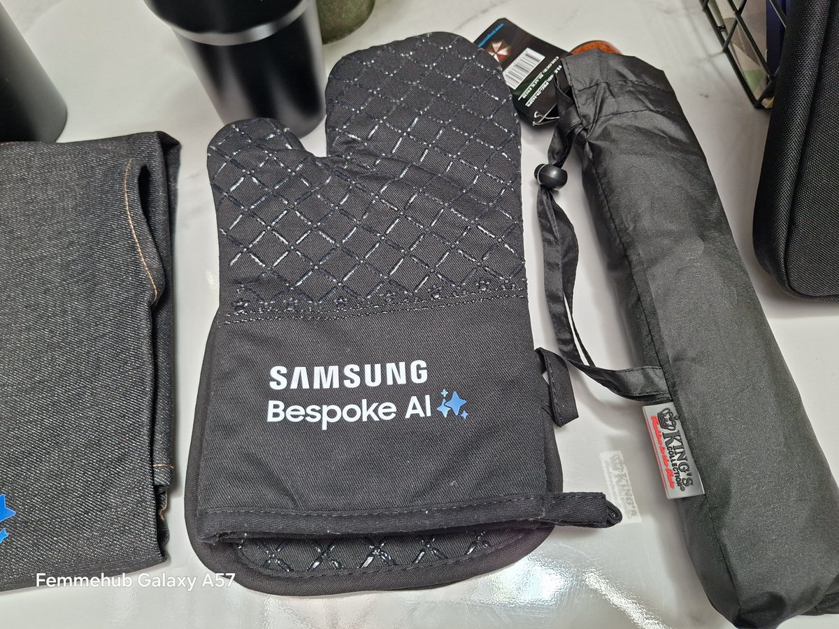 FemmeHub's tweet photo. The @SamsungKE #ConnectedLiving experience at Sarit Centre came with them goodies too! 🔥🔥

#SmartThings
#WhySamsung https://t.co/2InUkVsN3g