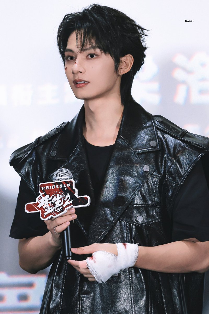 finish0610's tweet photo. 261003

#준 #JUN #문준휘 #文俊辉 #세븐틴 #SEVENTEEN https://t.co/bisf9gE9Vf