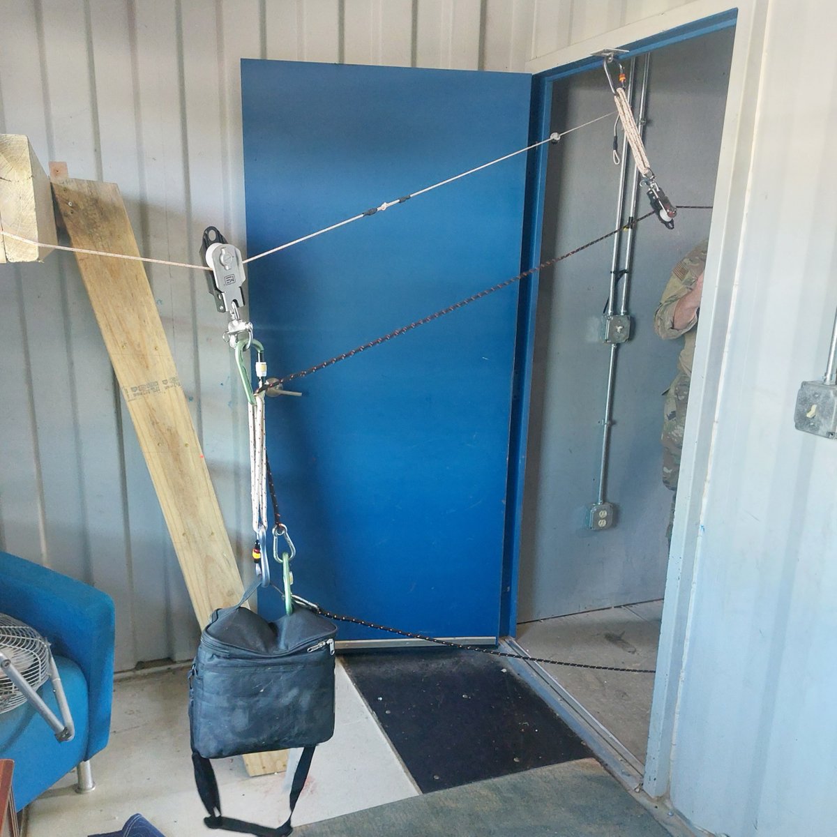 MedEngComms's tweet photo. Med-Eng BombTec Hook and Line in Action.  Bomb Techs at @IABTI training this week deployed Hook And Line kits to safely relocate suspicious objects as part of their exercises. Special thanks to the organizers of the combined Region II &amp; III training.  Stay safe! #EOD #IABTI https://t.co/fvnVFxbE3N