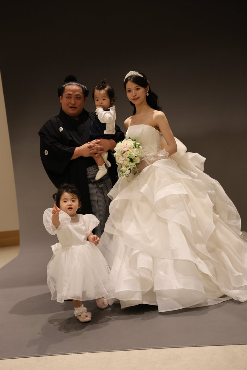 isegahama_beya_'s tweet photo. 本日、翠富士関の結婚披露宴が盛大に執り行われました。

#伊勢ヶ濱部屋 #isegahama #翠富士 https://t.co/ymF6Guh0cN
