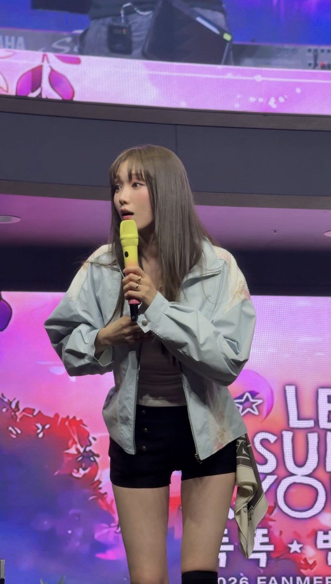 bibleely's tweet photo. 바이블리 왜 점점 어려지는거야 

#이성경 #LeeSungKyoung #팬미팅 https://t.co/aKRoVMjKa6