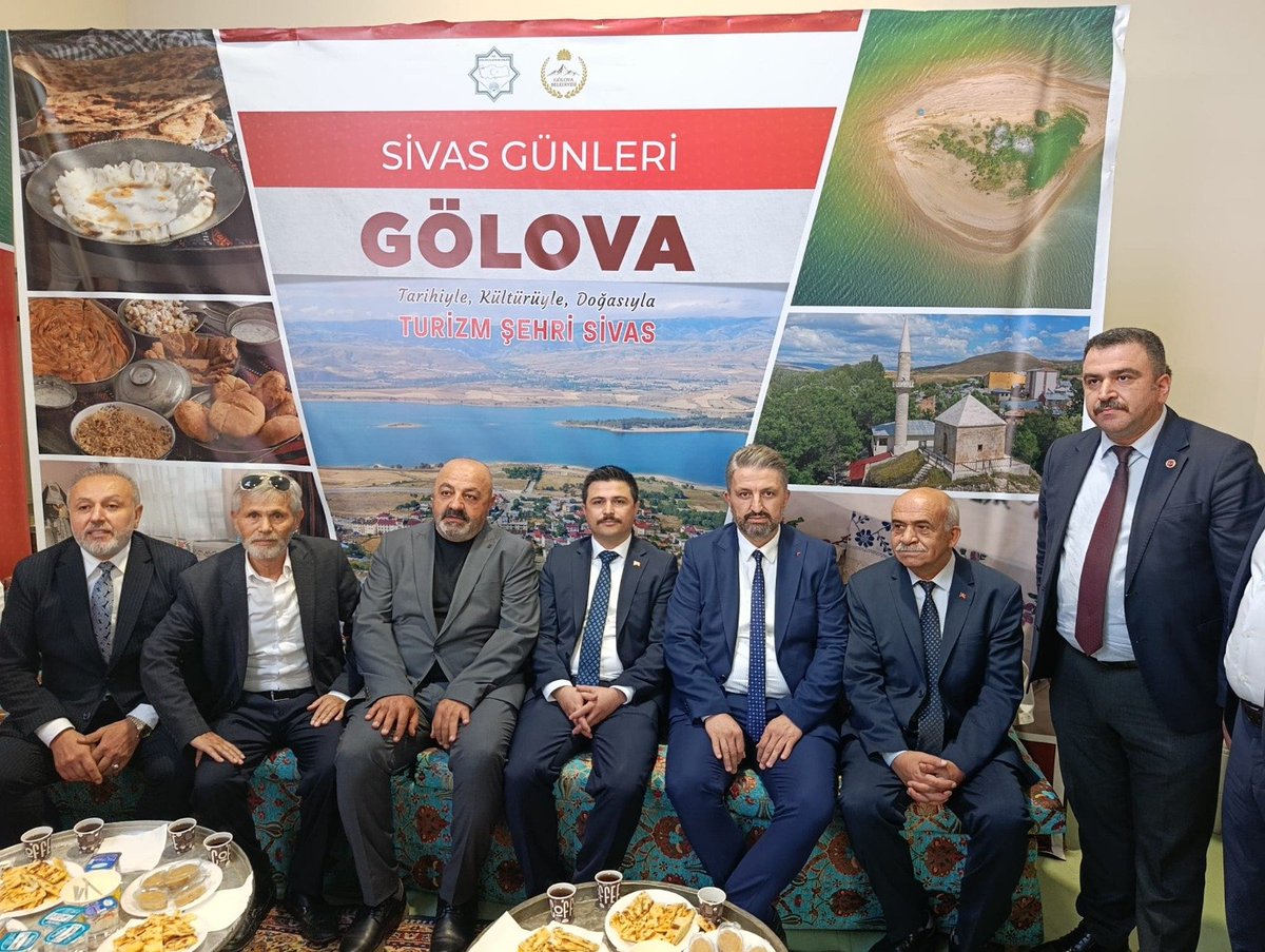 ismetDALCI's tweet photo. Değerli Taksi Esnafımız, 

Bugün 17. Sivas Günleri kapsamında düzenlenen programa katılarak, ilçe standlarımızı gezdik ve Sivas'lı hemşehrilerimizle buluştuk. 

Gösterdikleri misafirperverlik için tüm hemşehrilerimize teşekkür ediyorum. 

İSMET DALCI
İSTANBUL TAKSİCİLER ESNAF ODASI BAŞKANI

@MehmetYiginer 
@istesob