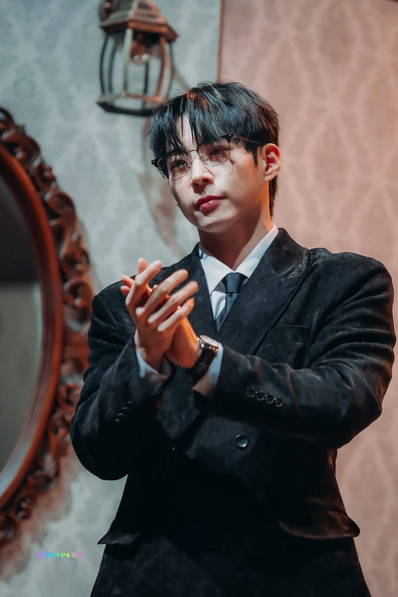 byyeons's tweet photo. 20261003 낮 
연극 / 로프

루퍼트 / 지상윤 배우님 https://t.co/48i8mRfKFg