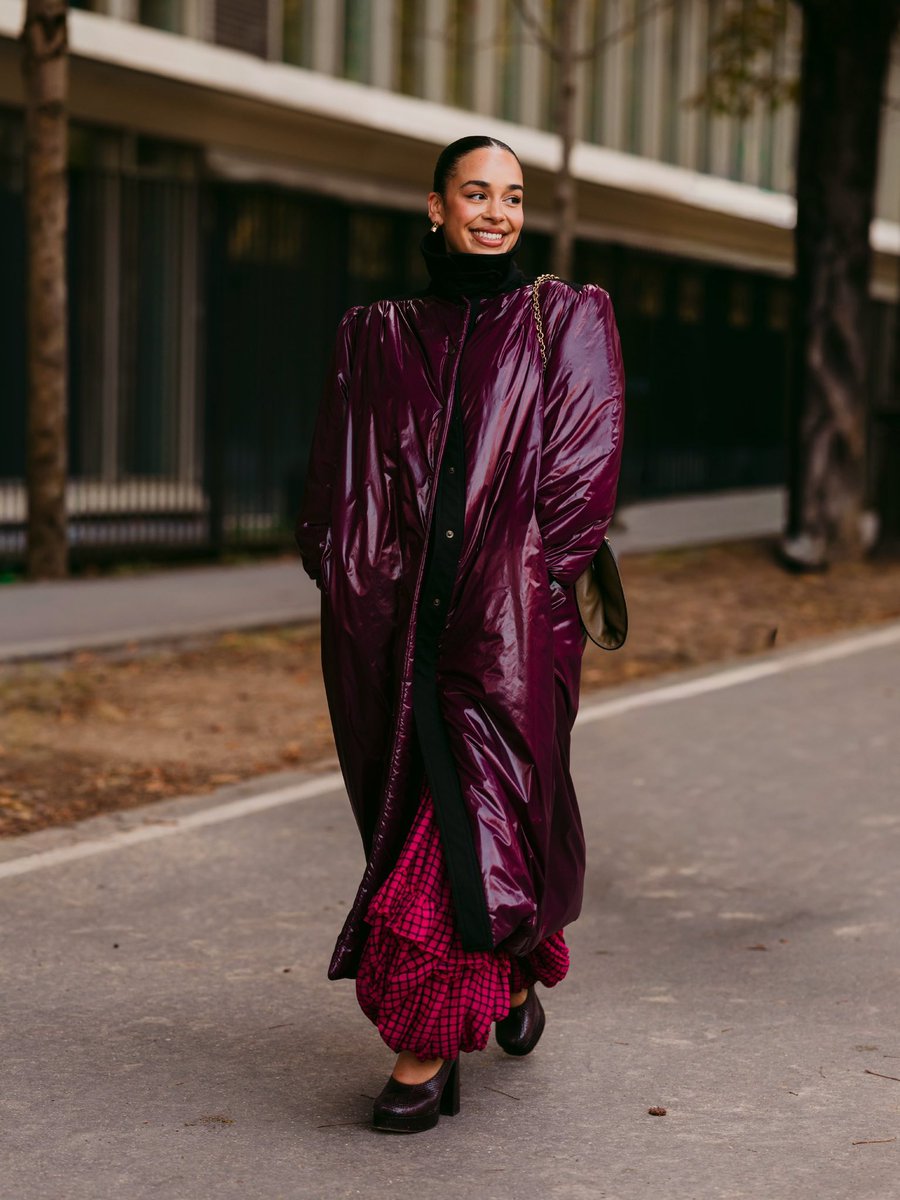jorjasmithbest's tweet photo. Jorja Smith at the Paris Fashion Week. https://t.co/uq2kBshjNq