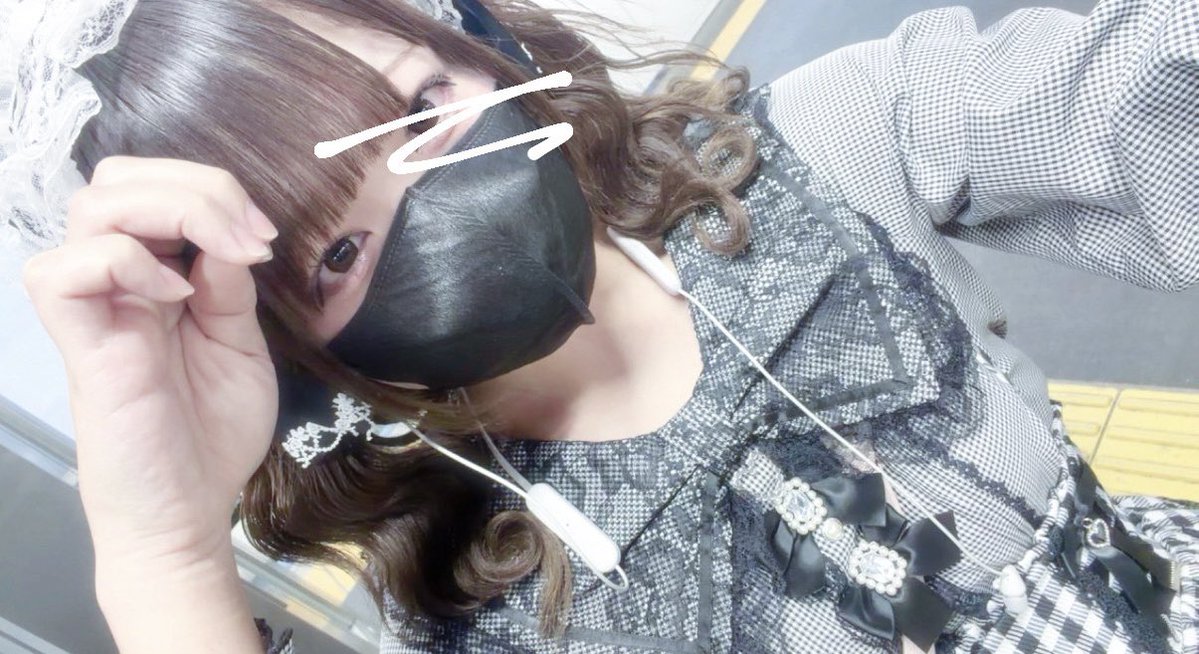nnlu4_'s tweet photo. にゃんみ黒も挑戦しよかな、、😻
なんだか、黒ひさびさきたらかわいいかも🌀 https://t.co/DkapdUh1ln