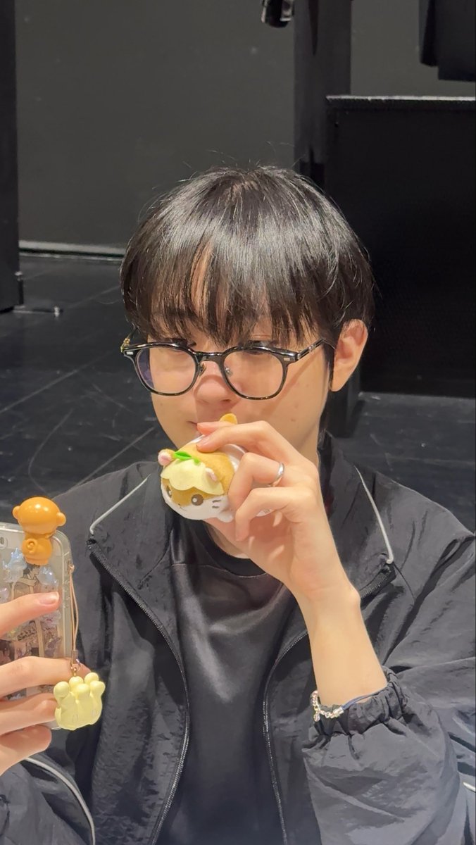 fromnowonxx's tweet photo. 요건 희상님🐹🐹 https://t.co/EKkif5RaOI