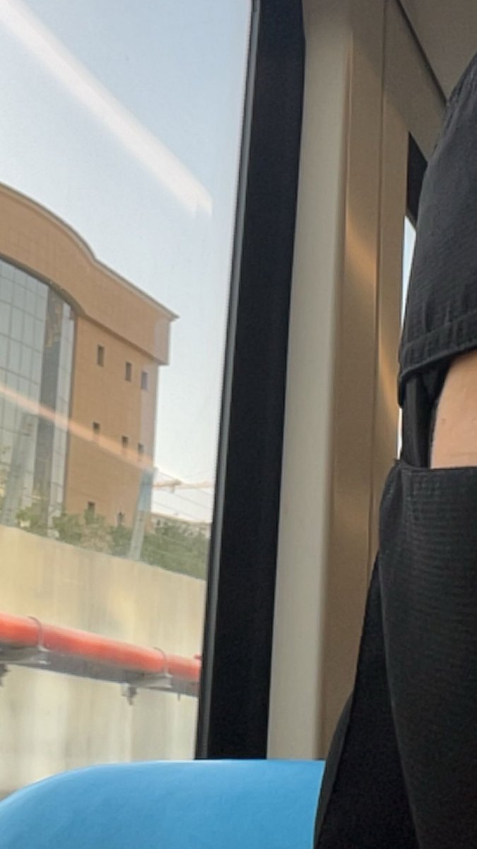 userunknownll's tweet photo. الناس يعرفون، بس يبغونك تدعين الفضيلة وتكونين مرائيه. اهم شي ماتعبرين عن نفسك عشان بناتهم  مايشيلون النقاب
#٢٠٣٠_بلا_نقاب3 #٢٠٣٠_بلا_نقاب2 #٢٠٣٠_بلا_نقاب1 #٢٠٣٠_بلا_نقاب https://t.co/TCdbMRXcEV
