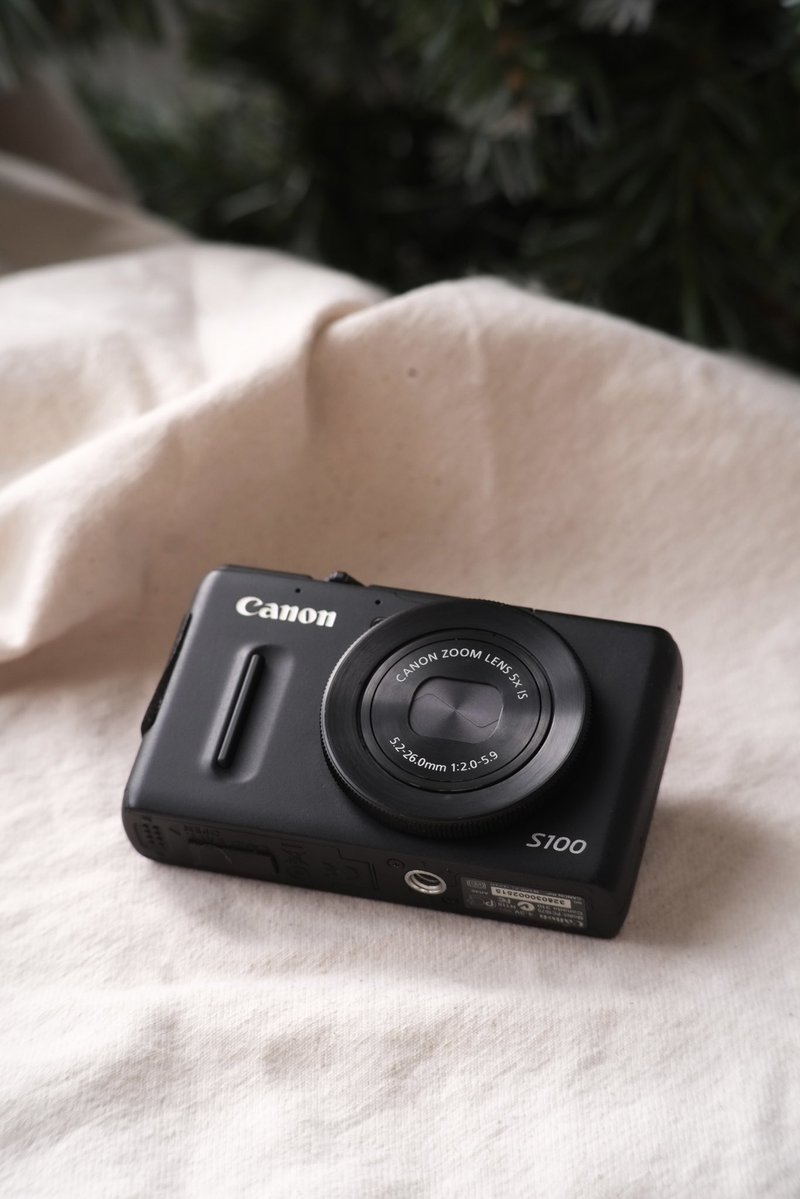txxxfilm's tweet photo. Canon PowerShot S100(Super Rare หายากมาก) 
ตัวจบตัวท็อป งานผิว น้องเป็นกล้อง Compact Pro ตัวท็อป ตัวใกล้เคียง Canon G7X ที่แทบจะเทียบเท่าควบคุมแบบแมนนวลและออโต้ล้วนได้ เป็นรุ่นที่อินฟูลใช้เยอะสุดๆเหมาะสำหรับเป็นตัวเริ่มต้นถ่ายกล้องโปรได้เลย ถ่ายภาพคม สกินโทนสวย #กล้องดิจิตอล https://t.co/PJqNFJtve9