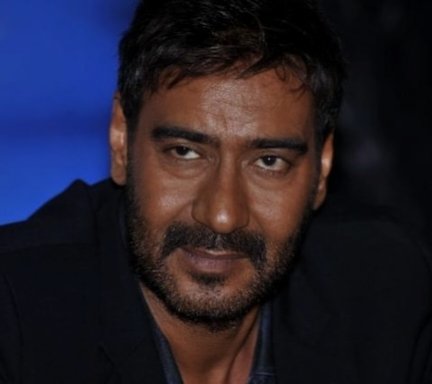 GyaanMatDe's tweet photo. Who needs a black image background when you have Ajay Devgn 🤣 https://t.co/j9dEjxYQ1L