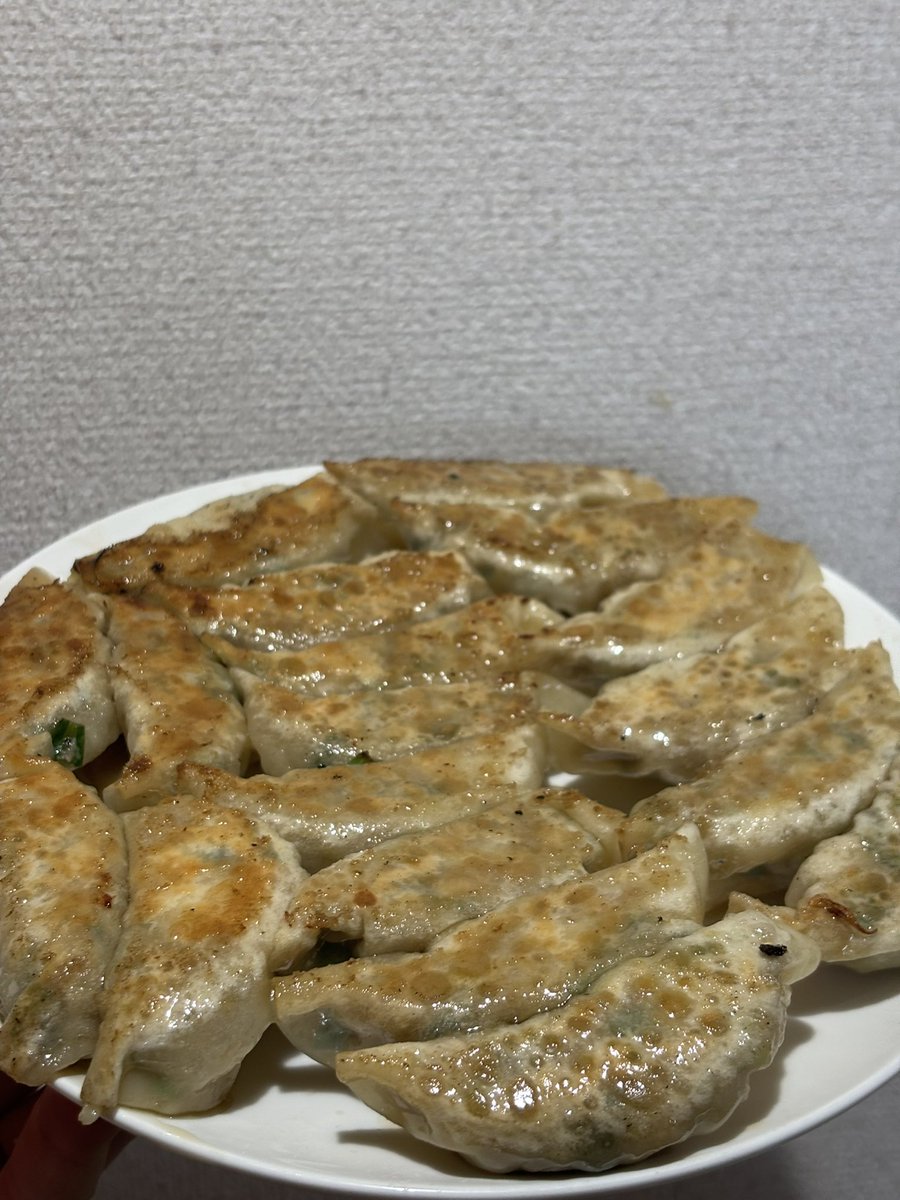 generalinari's tweet photo. 餃子50個個食った https://t.co/uK4JpZpPAN