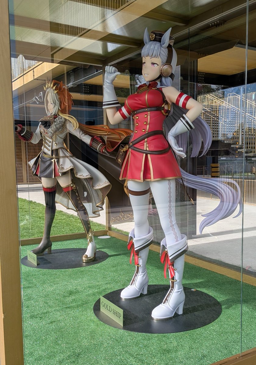 IanTong_'s tweet photo. @umamusume_eng I'll try taking some photos from the front later, but right now there's too much glare on the glass cabinet. https://t.co/AvTpQTYR0e