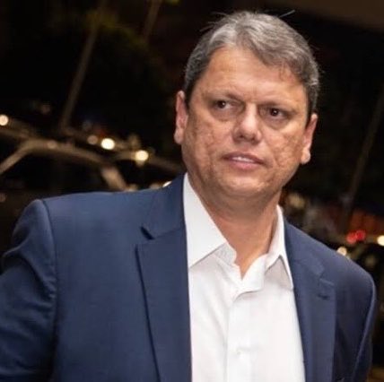 meioindep's tweet photo. 🚨JUSTIÇA: Haddad é condenado por associar Tarcísio ao escândalo do Banco Master https://t.co/q9OXqx1W8c