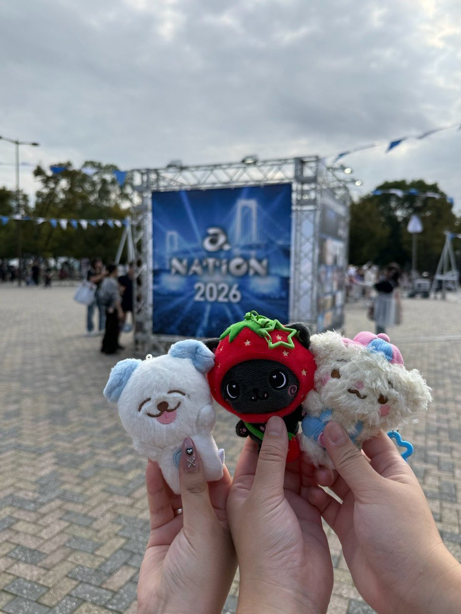 y_1010nm's tweet photo. 本日カルメンはマラソン大会です
堂々と出してましたけど🤫
事務所内でお友達いるっていいよね໒꒱· ﾟ https://t.co/VNy10Qmk8z
