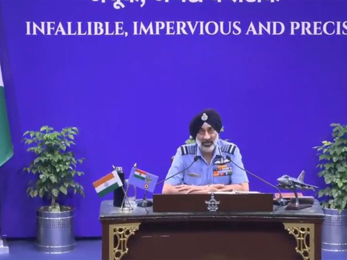 ani_digital's tweet photo. "We possess necessary capabilities": IAF Chief AP Singh on countering Chinese 5th-gen aircraft challenge, urges push for AMCA
Read @ANI Story | https://t.co/wyQtomFqHe
#IAFChief #APSingh #AircraftChallenge #AMCA https://t.co/HBSub4ILrQ