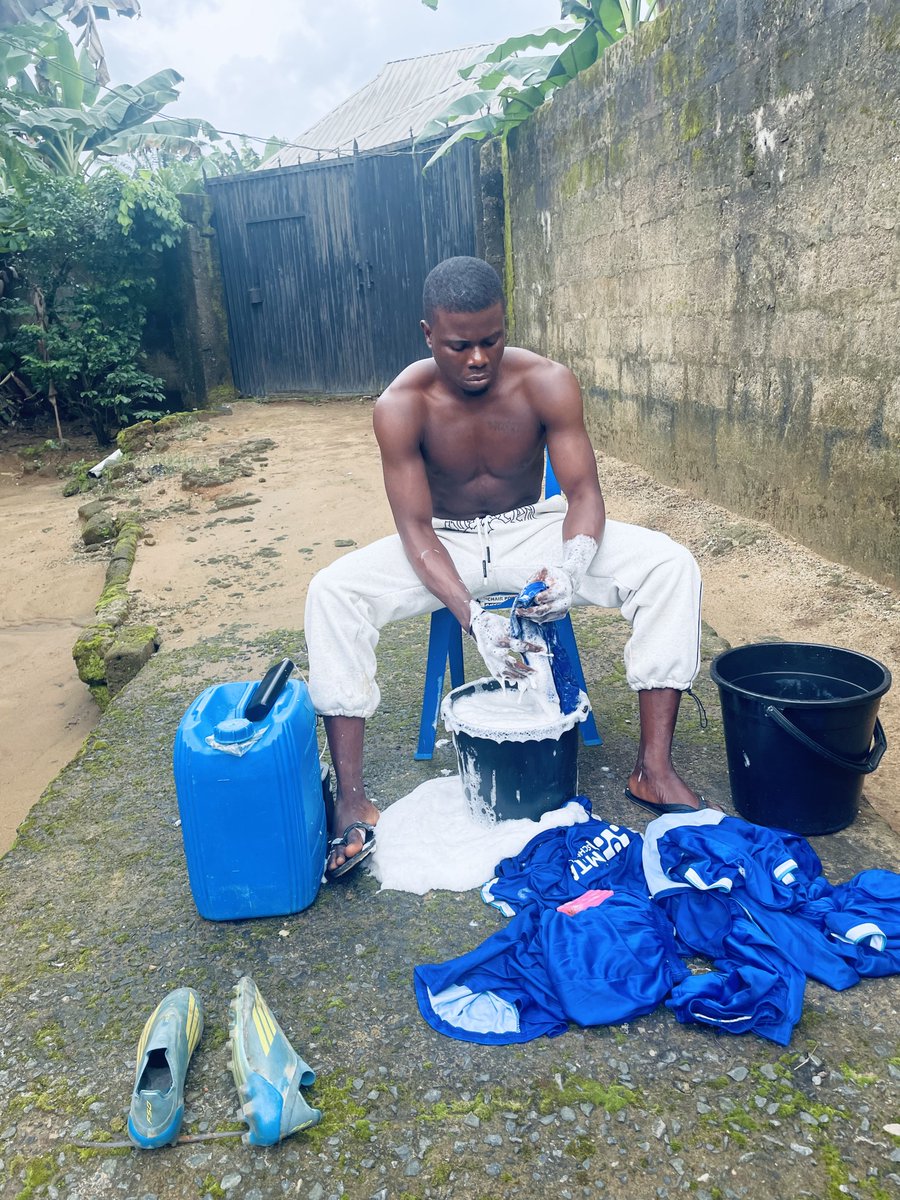 waggydey4you's tweet photo. My coach no even sabi say I get 39k followers for X…

Werey pack jersey give me because say I miss penalty for match yesterday 💔😒 https://t.co/k2MyhYbf8z