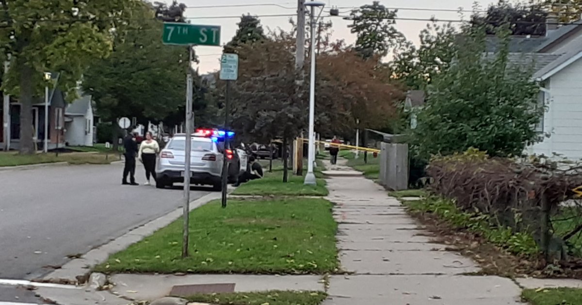 news8news's tweet photo. Police searching for juvenile accused in shooting of 15-year-old Rashied Schuelke https://t.co/nXJycny5Bg