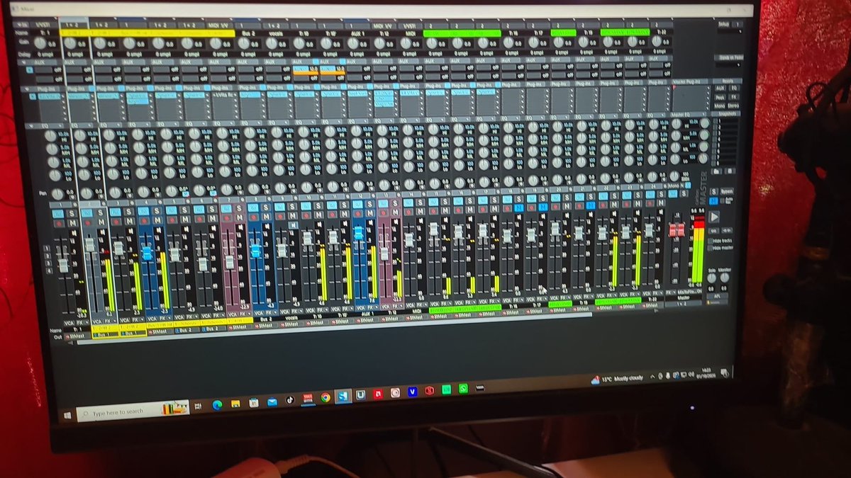 HazzardousM2's tweet photo. Back to the lab again cooking some stuff up. BTW anyone reading this should know I don't interact here I just drop updates is all. https://t.co/p60WmVV2EQ