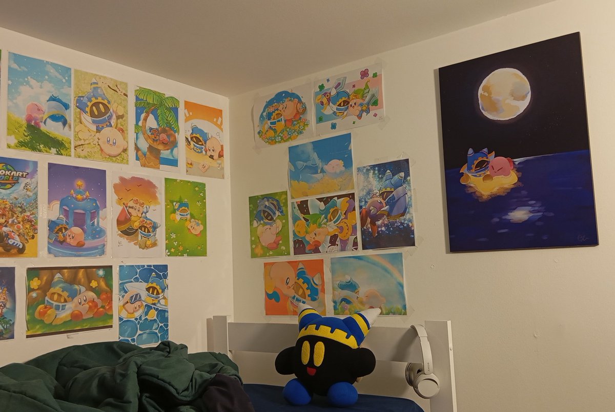 Mahokabii's tweet photo. Anyways, what do you guys think of my room? :) https://t.co/HSrzgwMSys