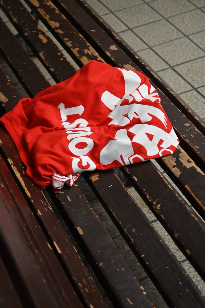 ko_viv's tweet photo. ようやく喜々津駅まで帰ってきた今日

駅のベンチに赤いシャツ一枚
お忘れ物です…😢

#GOWEST4 
#西九州新幹線  #新幹線かもめ #西九州新幹線かもめ https://t.co/aohIVGXRGd