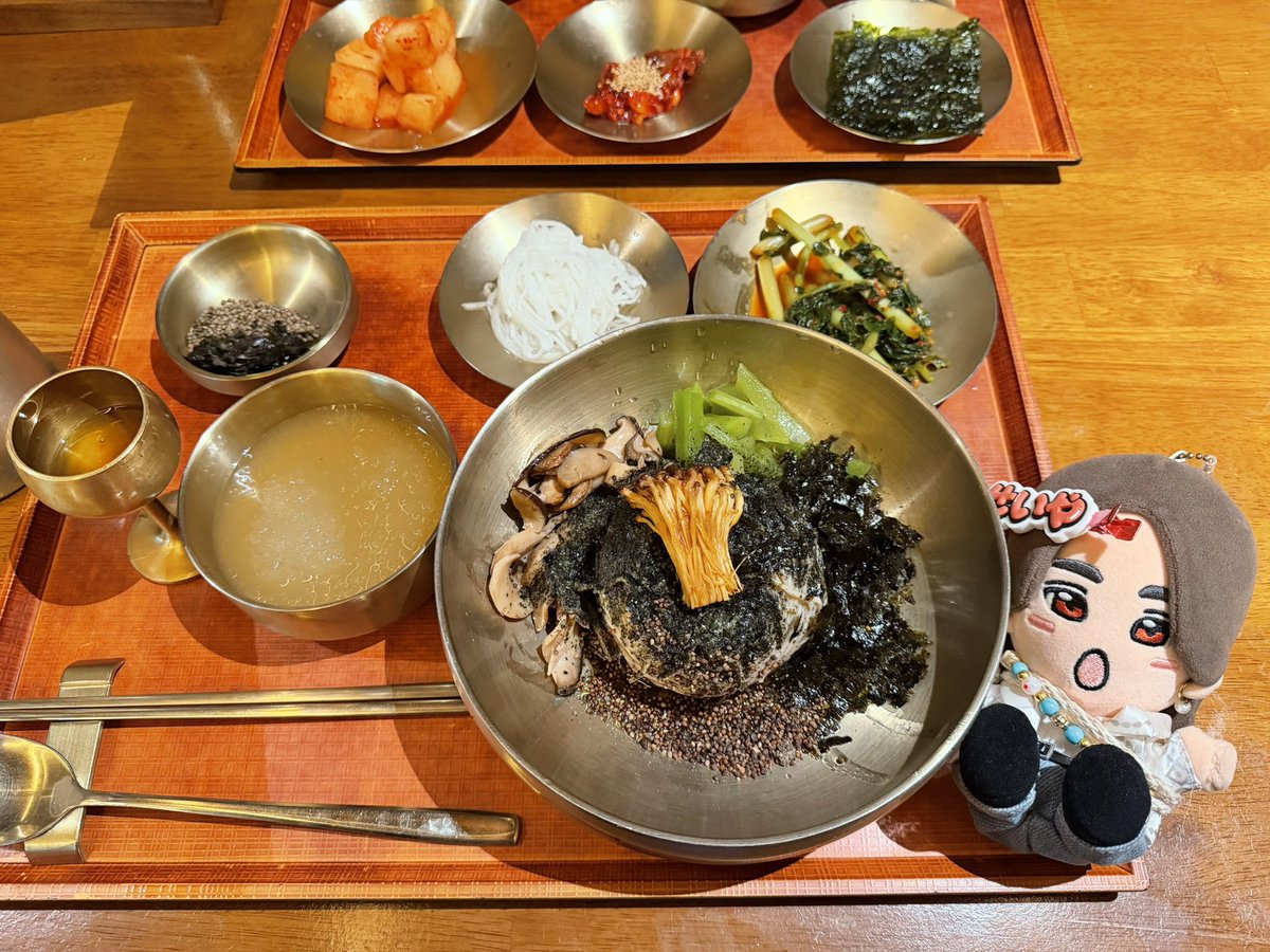 mi4459s's tweet photo. 早朝に着いて韓国でもロケ地巡り🙆‍♀️ https://t.co/eKz81U8LZ4