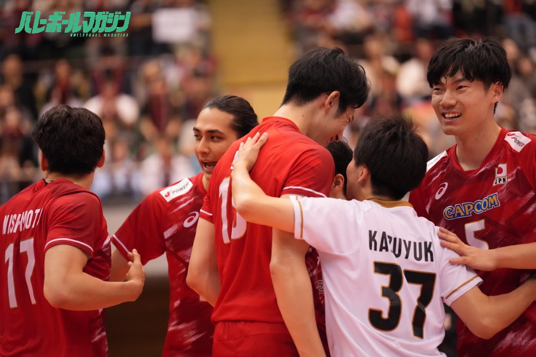 vbm_link's tweet photo. 🏐新着記事🖋️

【アジア大会バレー】日本男子、イランに競り合うも銀メダルに終わる。#大塚達宣「最後自分のミスで負けて悔しい。ただやりきった感もある」

https://t.co/keLk0wHvHb

#バレーボール男子日本代表 #アジア競技大会 #バレーボール #バレマガ https://t.co/52YyGiBmac