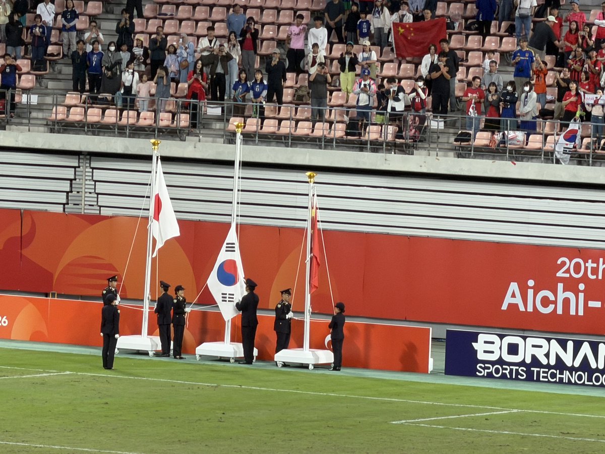 olimpicsoniisan's tweet photo. 【悲報】
サッカー男子決勝
メダルセレモニーで金メダルの韓国の国旗が
掲揚されない
いや、失礼だよ
初めてみたこんなの
#アジア競技大会 https://t.co/b4DQ9RQyH7