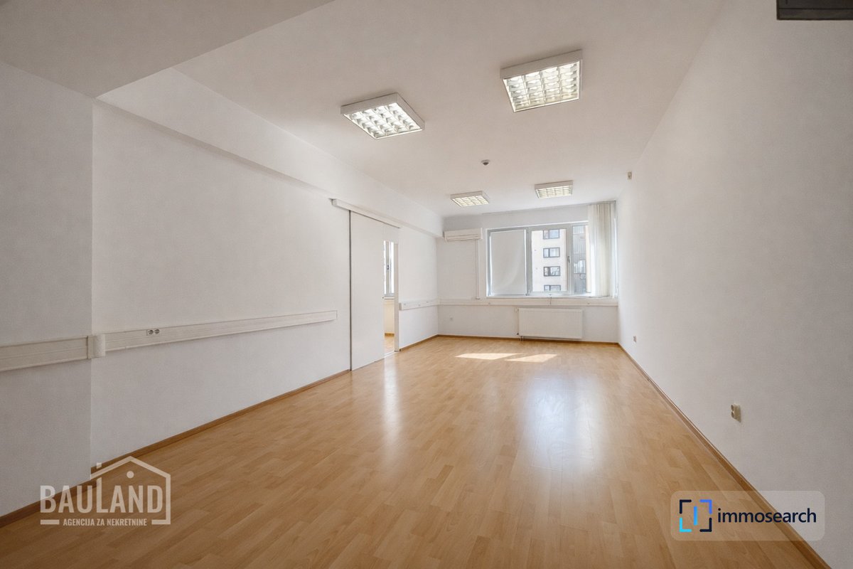 immo_aldin's tweet photo. 323,47 m² flexible Bürofläche mit acht Räumen, Serverraum und gemeinschaftlichen Bereichen – ideal zum Einrichten nach deinen Vorstellungen. Premium-Ausstattung: Glasfaser, Videoüberwachung, Restaurant, Fitness und…

Mehr erfahren: https://t.co/24QY7FmNB6 https://t.co/8Sxc1VUYDs