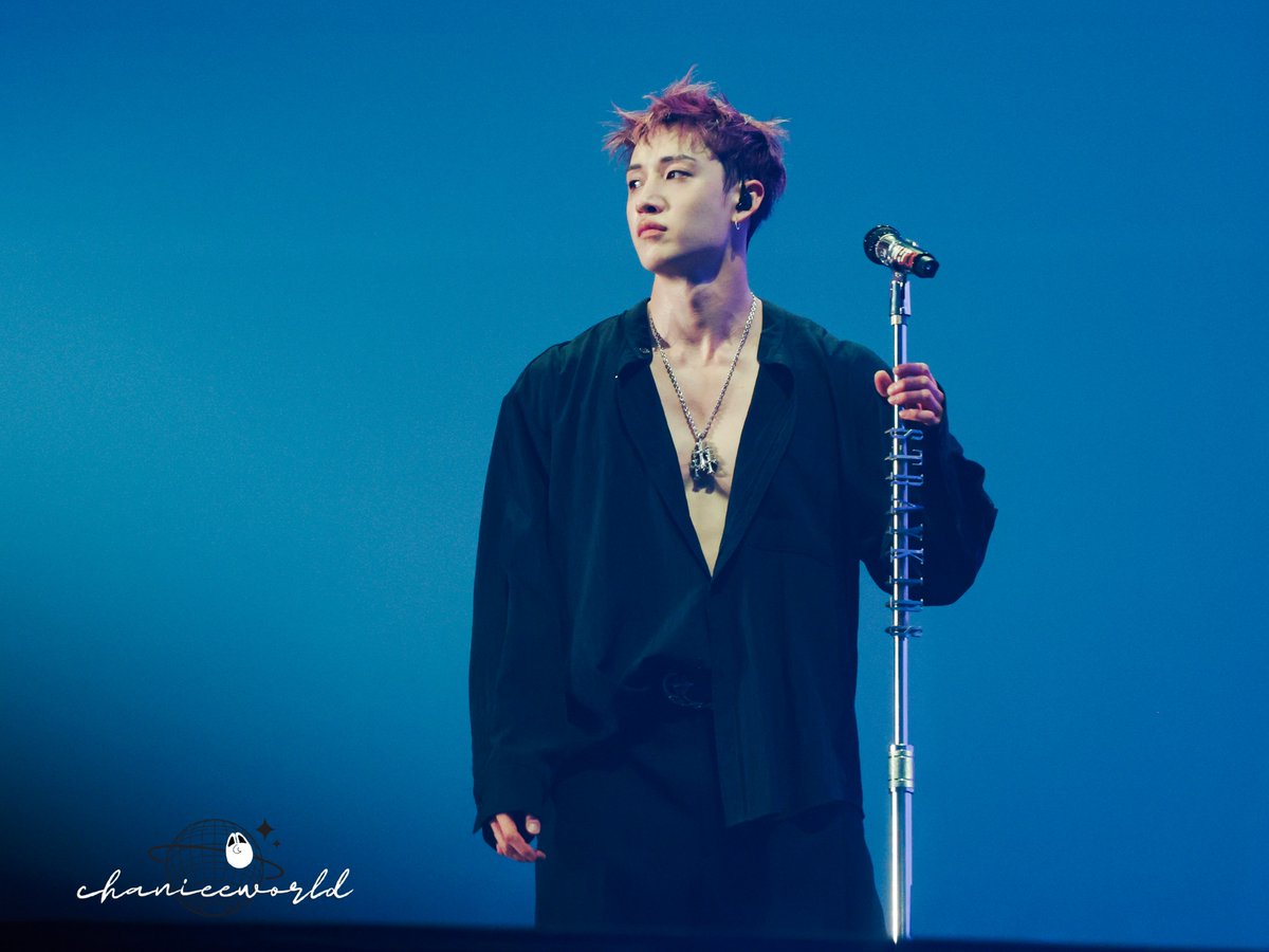 chanieeworld's tweet photo. 오늘도 이 '별게 특별하지 않은 날'의 (😡) 기념으로 다시 한번 같은 하늘 아래, 같이 길걷게 돼서 고맙다고 전달드리고 싶어 

매일매일 꽃길이 아니더라도 right here, never gone 말이 여전히 서로서로 잘지키니까 하나도 무섭지 않아 

우리 멎진 찬이 닮게 나도 더 자랑스러운 팬이 되도록 할게 💪

생일 축하해 찬아

To commemorate this 'not particularly special day' (😡), i once again want to say thank you for existing under the same sky & allowing us to walk this path together as idol & fan

Even when we encounter less than stellar days, knowing well keep our promises to be 'right here, never gone' I'm not worried one little bit. 

I will do my best to become an even cooler person just like our Channie, and become a fan you can be proud of 💪

Happy Brithday Delulu King 😘