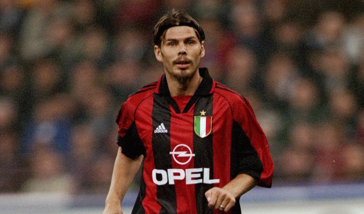 NicoSchira's tweet photo. #Boban mastica amaro: “Ci siamo adattati al non avere ambizione:  questo non è il #Milan. Se l'ambizione dell’#ACMilan è solo quella di andare in Champions League, allora non abbiamo capito nulla. Nulla ha più senso. Il #Napoli con tutto il rispetto ha maggior ambizione di noi” https://t.co/ePVoIcFXbf