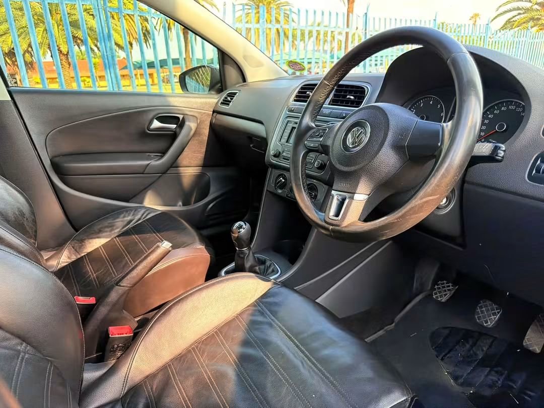 2lani47's tweet photo. 119 999
Polo 6 2014 Model with 124 000KM come with PANAROMIC SUNROOF 
📲0813417410 https://t.co/htS4Qw0uWa