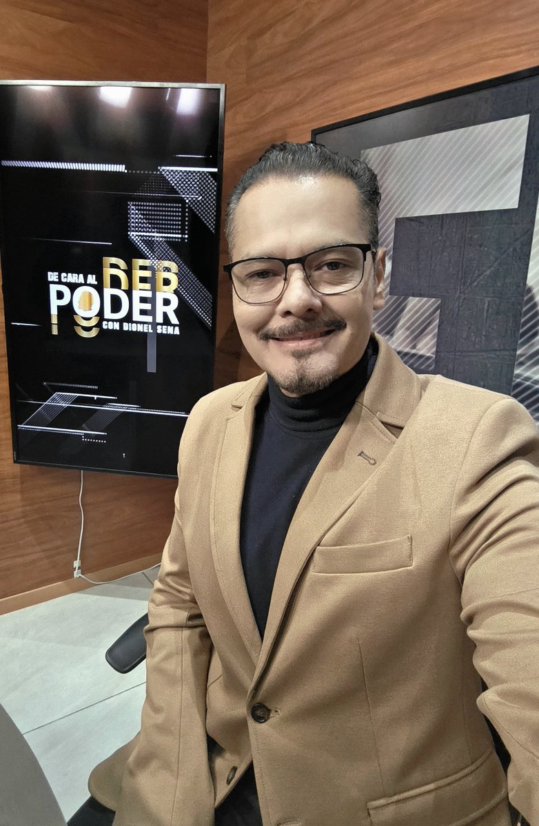 dionelsena's tweet photo. Ya inició De Cara al Poder por la K Buena y @vivalanoticiadg... Les presentamos el resumen con las noticias más importantes de la semana y las entrevistas con los personajes que marcan la agenda en #Durango, hoy nos acompaña @JMOJICAV presidente del Consejo Estatal Ciudadano; @chuycabrales Secretario Ejecutivo de Seguridad Pública y; Juan Gerardo Parral Perez, presidente de los Notarios en Durango.
https://t.co/hvLZitIdSA
Ccp @ClaudioMercadoR @juancuit @Alonso_Blancas @ArmandoYanezR @ChoraStyle76 @aaronmgh10 @victorhugo_hf @tonomorales_7 @lgalatorre @danisotto @Sandra12Amaya @AlejandroFdelaP