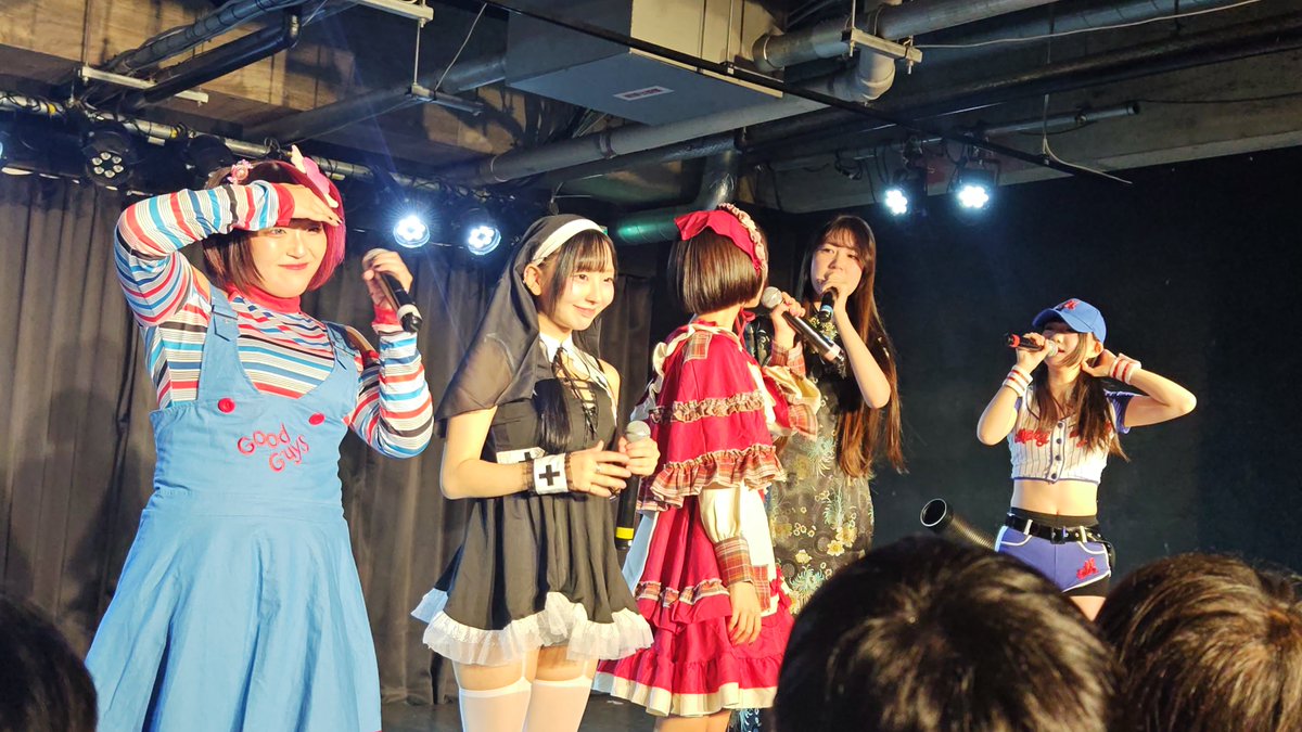 SIN0079's tweet photo. firstcrush10月度の定期主催公演！
今月はハロウィンにちなんでコスプレ衣装でのライブ〜
みんなキャラに合ったコスプレ姿で可愛かった！！
ゆうまるの服は去年あんずちゃんが着てた服を継承してた。
#firstcrush https://t.co/AX3fCyRUAH