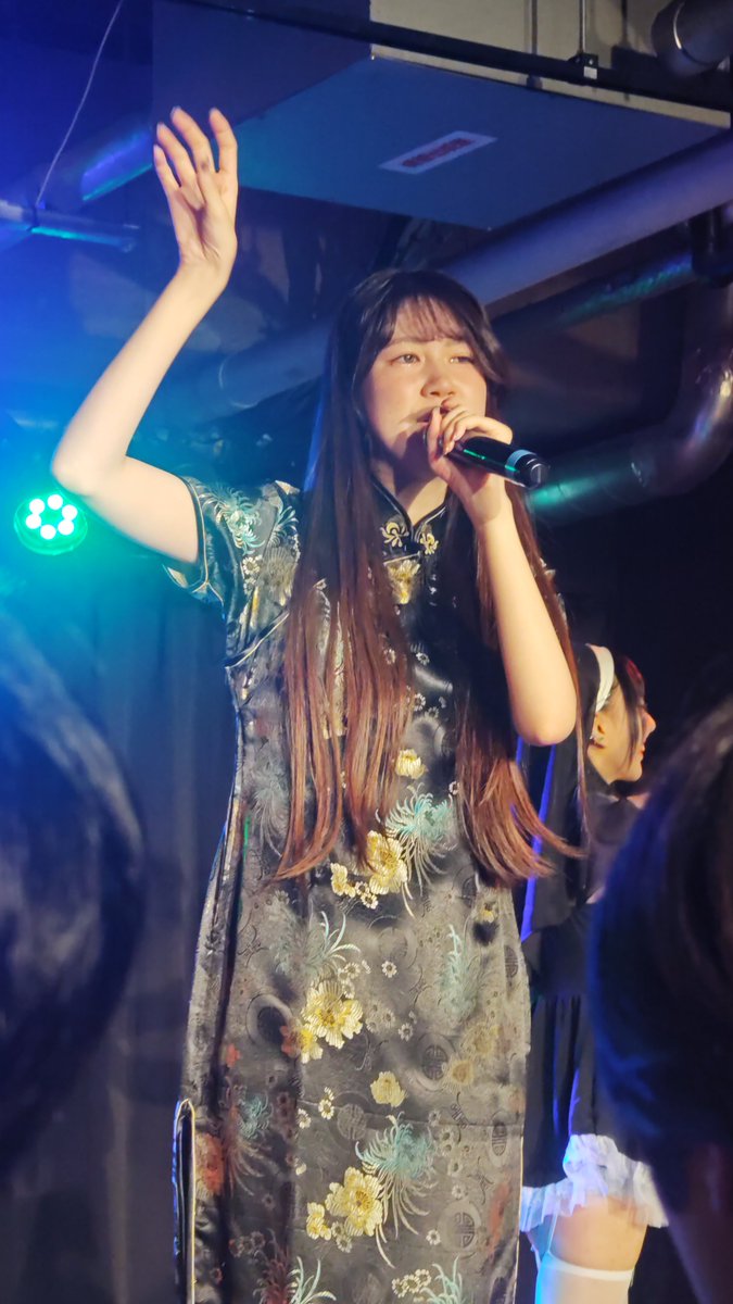 SIN0079's tweet photo. firstcrush10月度の定期主催公演！
今月はハロウィンにちなんでコスプレ衣装でのライブ〜
みんなキャラに合ったコスプレ姿で可愛かった！！
ゆうまるの服は去年あんずちゃんが着てた服を継承してた。
#firstcrush https://t.co/AX3fCyRUAH