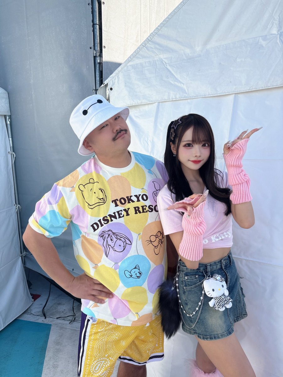 kotoha_satsuki's tweet photo. ファッションショー企画
平成ギャル上等選手権 部門にて1位をいただきました🥇🩷⟡.·

この企画受ける時とっても不安だったけど、
やるからには見た目も中身もギャル全開でいかせていただきました> ·̫ <♡₹˝ｬʓ

どうだったかな？🫪🤍

そして、憧れの田中れいなさんにお会いできて、選んでいただけて本当に本当に嬉しかったです😭🩷ྀི⟡.·
一生の思い出🥲♡♡ 
またお会いできるように頑張ります> ·̫ <♡

クロちゃんのギャル男姿もとっても似合ってましたᜊ•ᴗ•ᜊ  ！🤣🩷

沢山の方が見てくれていて、とっても緊張したよ🥺普段はぎゃるじゃないです🥺‼️
素のことはもぜひ見に来てね🥺笑

これからも色んなキャラクターになれるように頑張りたいな> ·̫ <♡
応援してくださった皆さんありがとうございました𛰙᭜𖫴𖫰𖫱𖫳𖫲𖫲𖫳𖫴𖫰𖫱꛰ ᭜𖫴𖫰𖫱𖫳𖫲𖫲𖫳𖫴𖫰𖫱꛰♥🤍
#クロフェス
#クロフェス2026
#花いろは
#ギャル