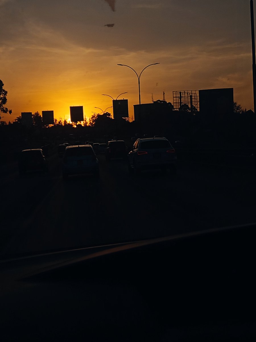 Stanleyngash3's tweet photo. @KelMaundu Survey sunset https://t.co/8hFfsecP27