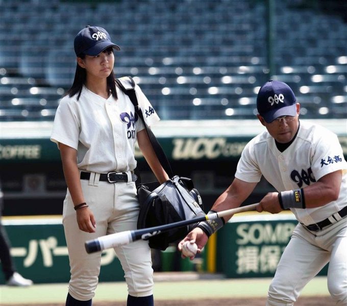 katarinablwuu's tweet photo. 【朗報】野球部マネ、グラビアデビューして主将歓喜。 https://t.co/dW5XIYeCau