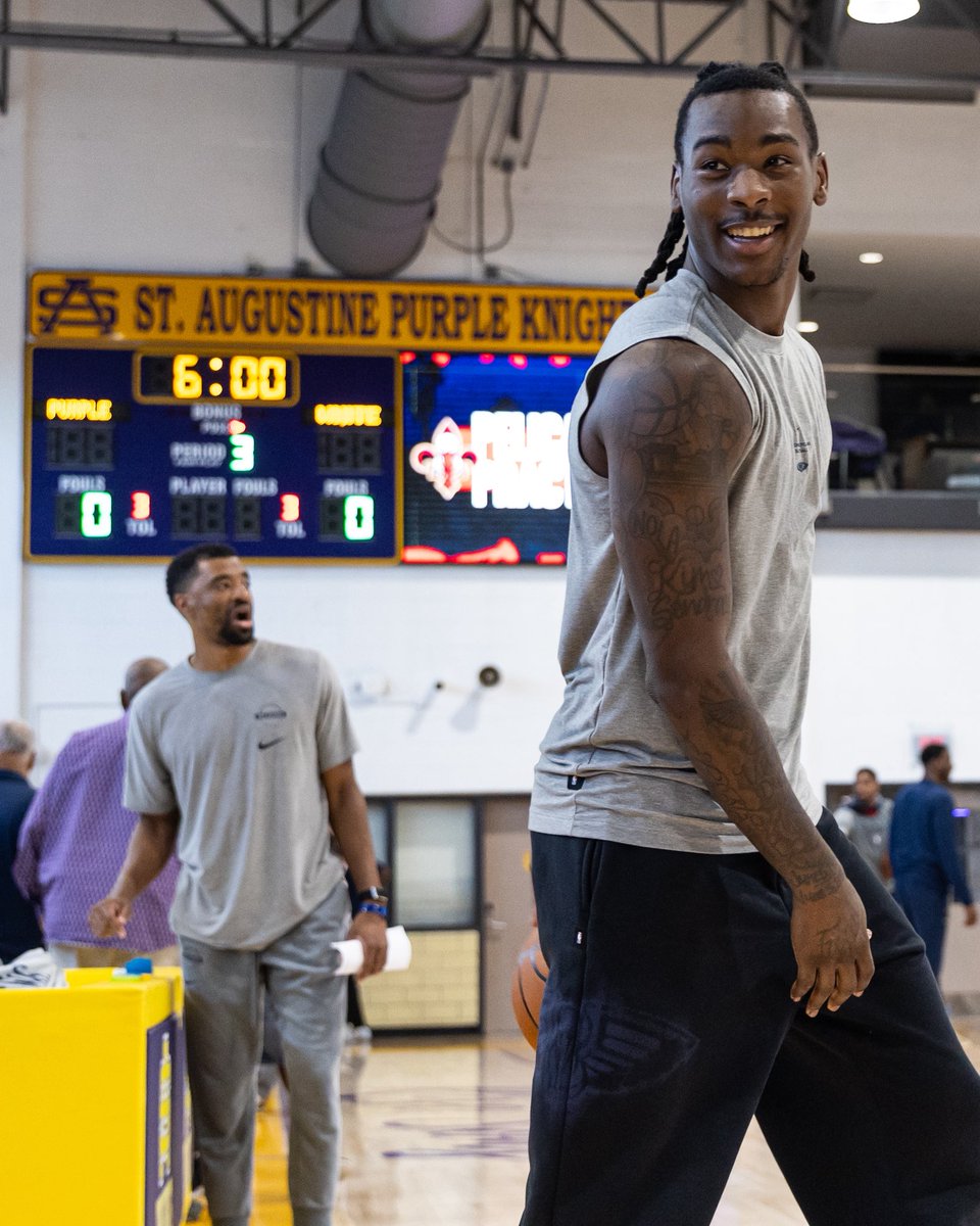 PelicansNBA's tweet photo. He’s home 💜

@JPIERRE5_  🤝 @StAugnola https://t.co/93L2vn05gE