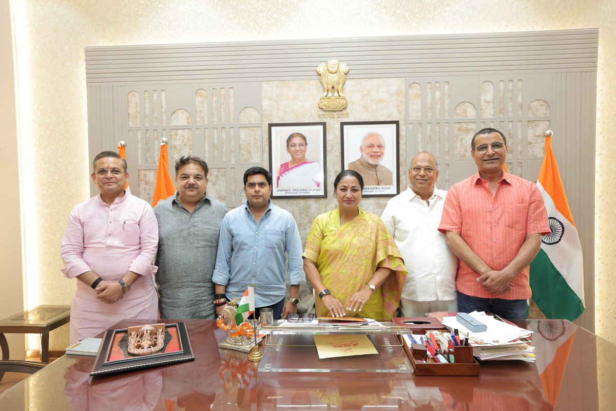 arvindgargbjp's tweet photo. दिल्ली की माननीय मुख्यमंत्री श्रीमती @gupta_rekha जी को रामलीला कमेटी, महर्षि वाल्मीकि जन्मोत्सव शोभायात्रा, महाराजा अग्रसेन जयंती के कार्यक्रमों के लिए निमंत्रित किया।
हार्दिक बधाई एवं शुभकामनाएं 💐🙏
#BJP4IND #BJP4Delhi #ArvindGarg https://t.co/4jSyRfx3VN