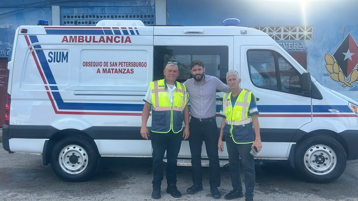 CaridadPoey's tweet photo. En el día de hoy, la Embajada Rusa en #Cuba entregó una ambulancia donada por el gobernador y el pueblo de San Petersburgo equipada con todos los medios de urgencia y medicamentos

 El pueblo de #Matanzas agradece tan valioso gesto en beneficio de los #MatancerosEnVictoria 🇨🇺🤝🇷🇺 https://t.co/12YQOLuuMA