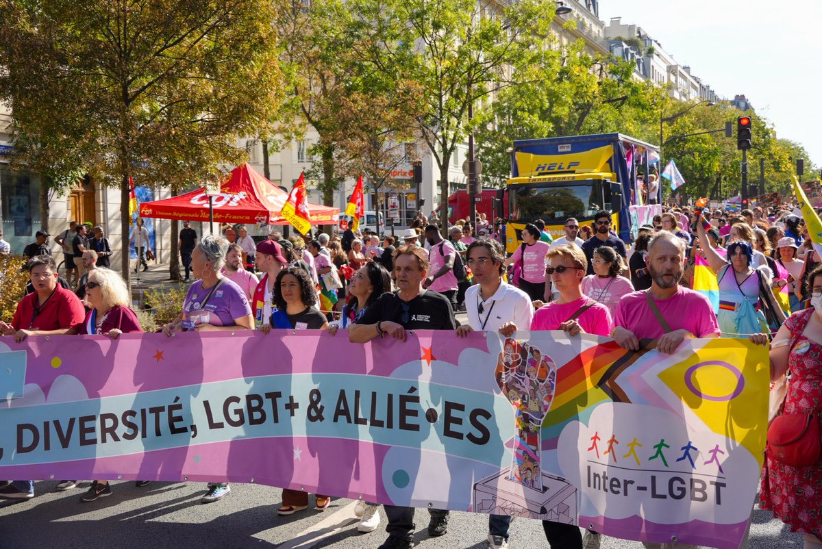 chikirouparis's tweet photo. 🏳️‍🌈 Fière d’avoir marché aujourd’hui aux côtés de toutes celles et ceux qui refusent les discriminations et défendent l’égalité !

Face aux reculs, aux discours de haine et aux attaques contre nos libertés, nous ne laisserons rien passer. Les droits LGBTI sont les droits de toutes et tous.

La Pride, c’est une fête, mais c’est aussi un combat. Et nous continuerons à le mener, ensemble ! ✊
