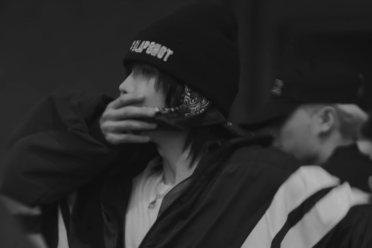 addictedtotaro0's tweet photo. ③　でも今ビハインドも含めて振り返って思うのは 
エモい映画みたいな映像（見たかったけど）よりもタロにはタロにしかできないことをさせたい人がいたんだということ 
たくさんのダンサーを雇ってほぼダンスのみのビハインド映像も込みで撮影しようとした人はタロの凄さを記録し発表するチャンスを逃さずにいてくれた人だ